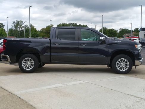 Used 2023 Chevrolet Silverado 1500 LT AWD/4WD image 15