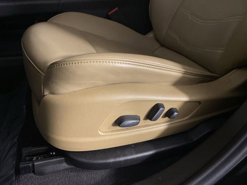 Certified 2020 Cadillac XT5 Premium Luxury w/ Platinum Package image 9