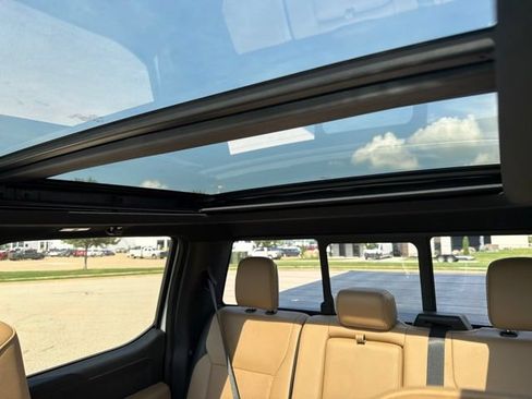 Used 2022 Ford F150 Lariat w/ Equipment Group 502A High AWD/4WD image 6