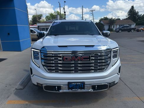 Used 2022 GMC Sierra 1500 Denali w/ Denali Reserve Package AWD/4WD image 3