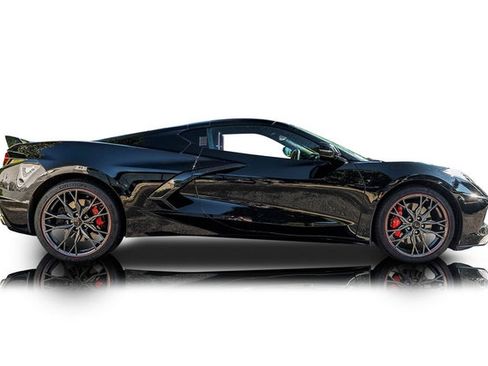 Used 2023 Chevrolet Corvette Stingray Coupe w/ Z51 Performance Package RWD image 2