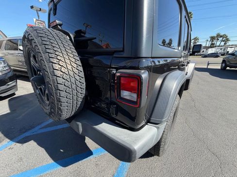 Used 2018 Jeep Wrangler Unlimited Sport image 9