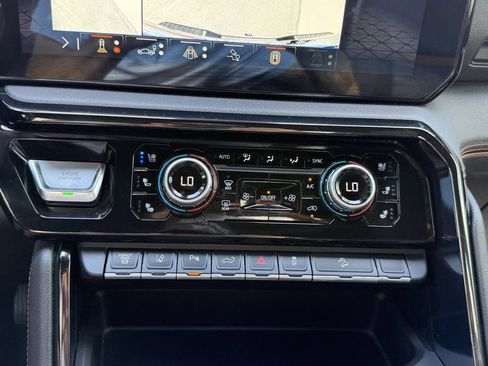 Used 2025 GMC Sierra 2500 AT4 w/ AT4 Premium Plus Package AWD/4WD image 25