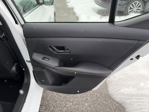 Used 2024 Nissan Sentra SV image 17