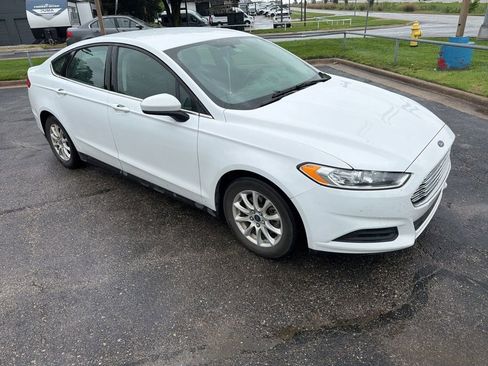Used 2016 Ford Fusion S FWD image 2