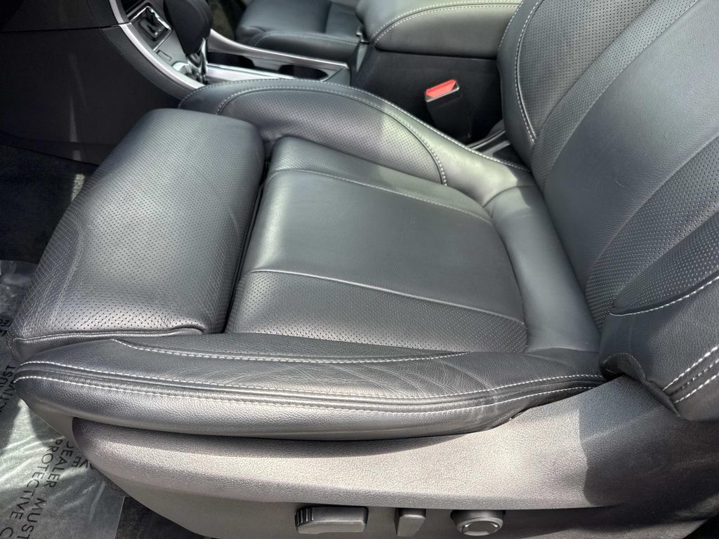 Used 2022 Subaru Ascent Limited w/ Technology Package AWD/4WD image 28