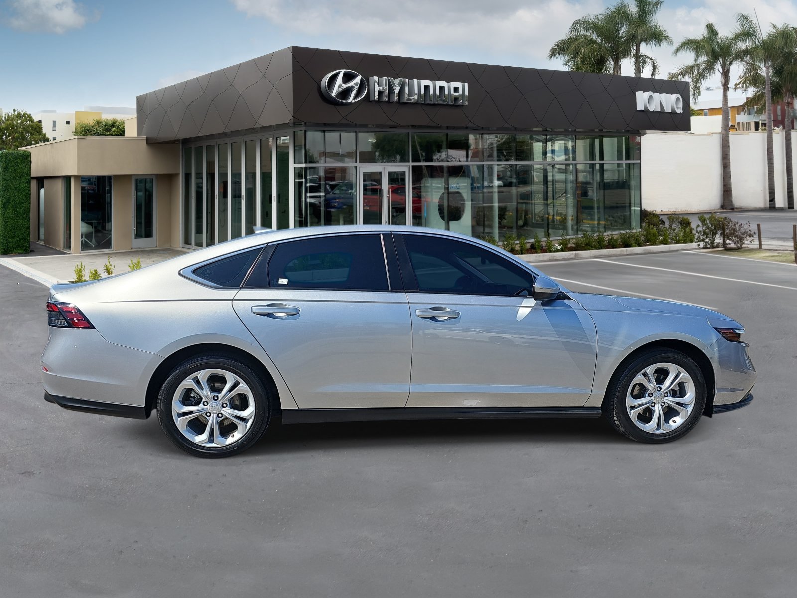 Used 2024 Honda Accord LX image 2