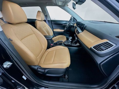 Certified 2025 Kia Seltos EX w/ EX Sunroof Package AWD/4WD image 7