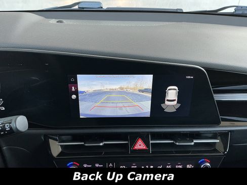 Used 2023 Kia Niro EX Touring image 10