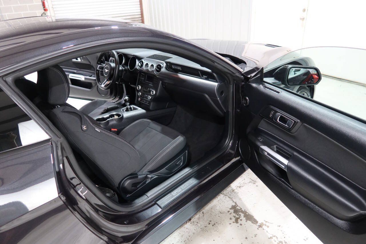 Used 2022 Ford Mustang GT w/ GT Performance Package RWD image 12