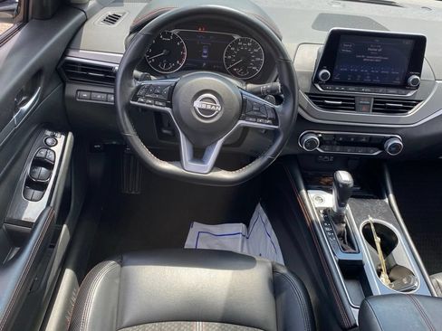 Used 2025 Nissan Altima 2.5 SR FWD image 10