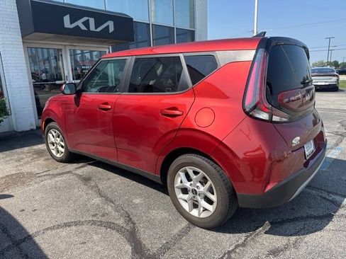 Certified 2023 Kia Soul LX w/ LX Technology Package FWD image 5