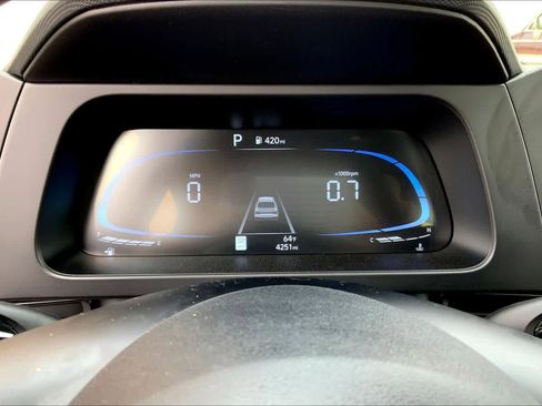 Used 2025 Hyundai Elantra Sport image 25