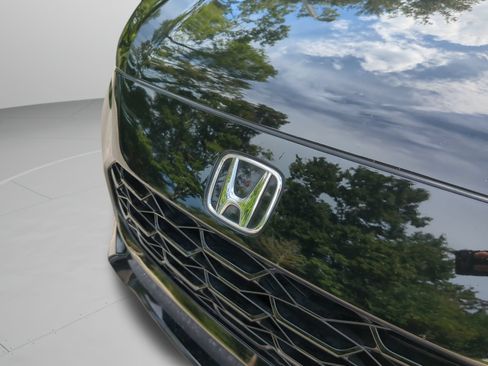 Certified 2024 Honda HR-V EX-L image 22