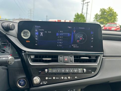 Used 2022 Lexus ES 300h w/ Premium Package FWD image 36