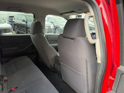 Used 2022 Nissan Frontier S w/ Technology Package RWD image 16