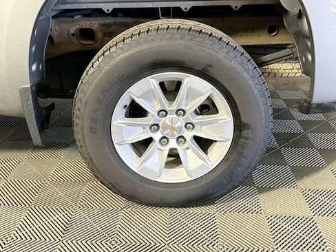 Used 2025 Chevrolet Silverado 1500 LT image 29