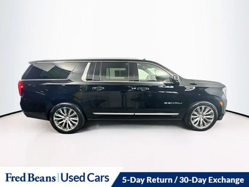 Used 2022 GMC Yukon XL Denali w/ Advanced Technology Package AWD/4WD image 11