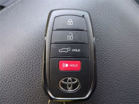 Used 2025 Toyota 4Runner TRD Off-Road Premium image 28