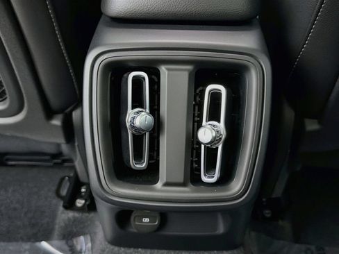 Certified 2023 Volvo XC40 B5 Ultimate AWD/4WD image 26