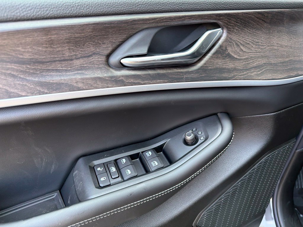 New 2026 Jeep Grand Cherokee Altitude AWD/4WD image 20