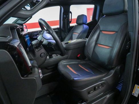 Used 2025 GMC Sierra 1500 AT4 w/ Technology Package AWD/4WD image 10