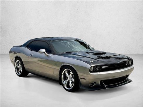 Used 2017 Dodge Challenger R/T Scat Pack RWD image 9
