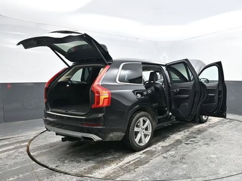 Used 2020 Volvo XC90 T6 Momentum image 41