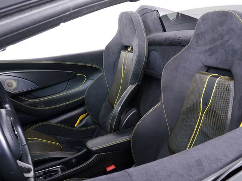 Used 2019 McLaren 570S Spider RWD image 24