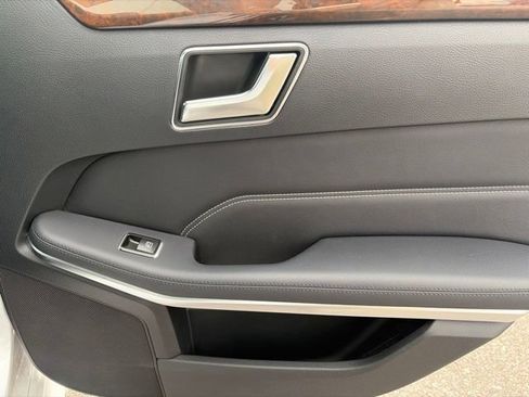 Used 2016 Mercedes-Benz E 350 Sedan image 19