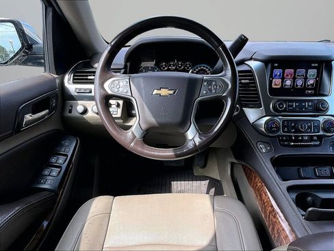 Used 2017 Chevrolet Suburban Premier AWD/4WD image 6