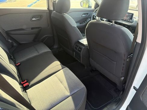 Used 2021 Nissan Rogue SV FWD image 31