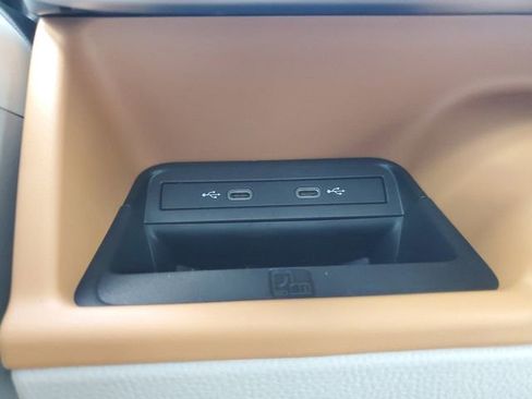 New 2025 Volkswagen ID. Buzz 1st Edition image 36