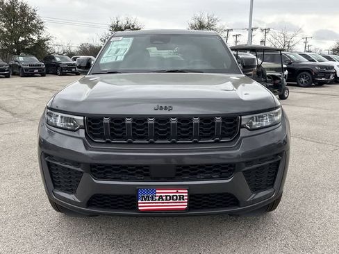 New 2026 Jeep Grand Cherokee Altitude RWD image 7