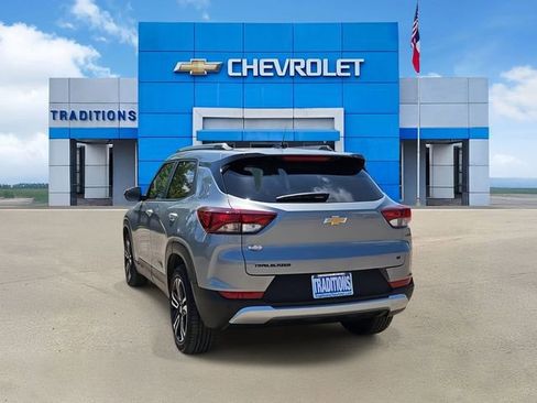 Certified 2026 Chevrolet TrailBlazer LT w/ Driver Confidence Package FWD image 8