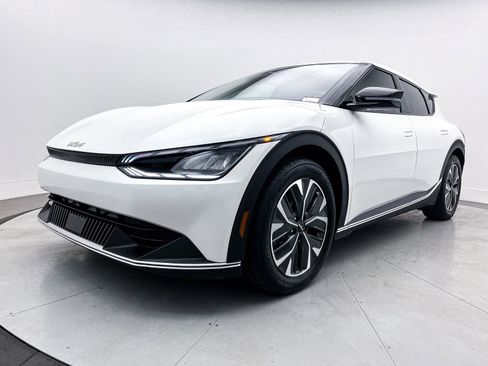 Used 2023 Kia EV6 Light image 11