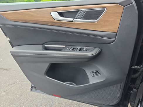 Certified 2024 Volkswagen Atlas SE FWD image 29