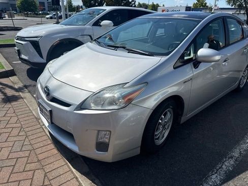 Used 2010 Toyota Prius Five FWD image 2