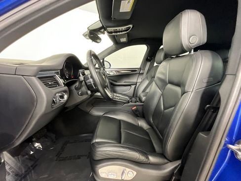 Used 2018 Porsche Macan AWD/4WD image 16