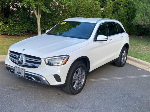 Used 2021 Mercedes-Benz GLC 300 4MATIC image 3