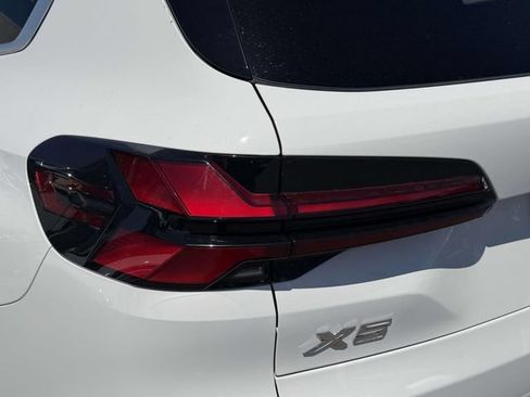 Used 2025 BMW X5 xDrive50e AWD/4WD image 9