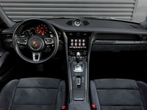 Used 2019 Porsche 911 Carrera GTS image 18