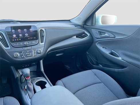 Used 2025 Chevrolet Malibu RS image 21
