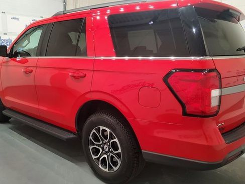 Used 2024 Ford Expedition XLT image 5