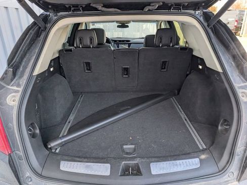 Used 2017 Cadillac XT5 Luxury image 17