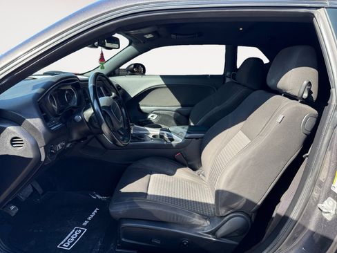 Used 2021 Dodge Challenger SXT image 10