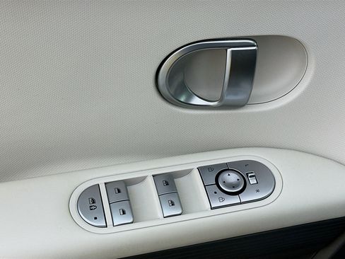 Used 2024 Hyundai Ioniq 5 SEL RWD image 15