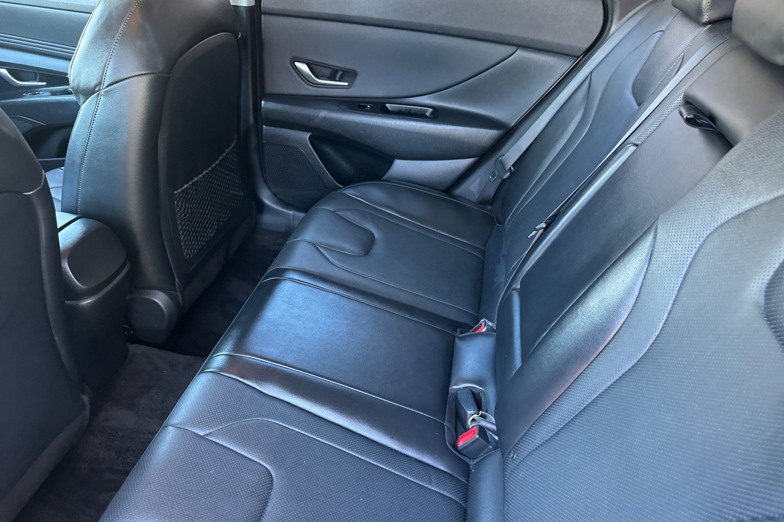 Used 2023 Hyundai Elantra Limited FWD image 12