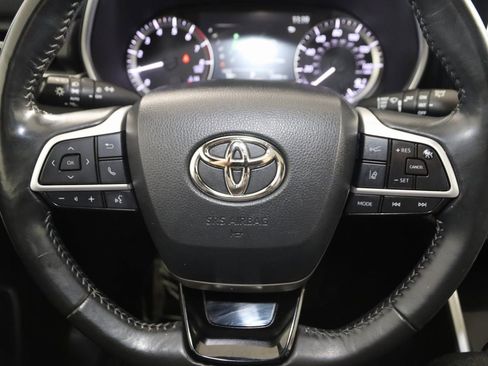 Used 2023 Toyota Highlander XSE image 38