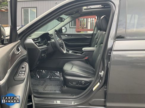 Used 2022 Jeep Grand Cherokee Limited 4xe image 14